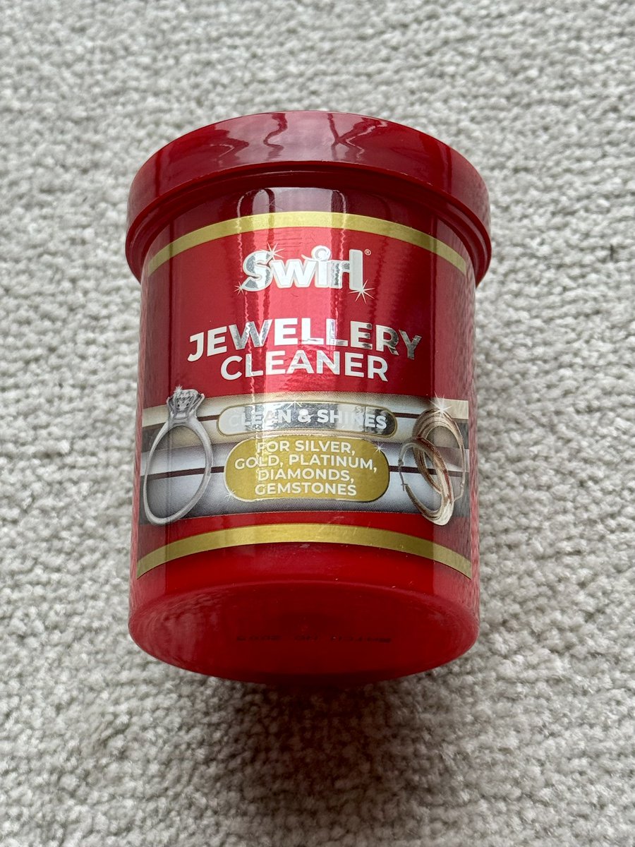 ShopWithKerry's tweet image. This Jewellery Cleaner is specially formulated to rejuvenate silver, gold, platinum, diamonds, and gemstones, leaving them clean &amp;amp; shiny. 

Simply add items to basket and submerge in liquid before buffing dry.

kerry.vivamknetwork.co.uk/jewellery-clea…