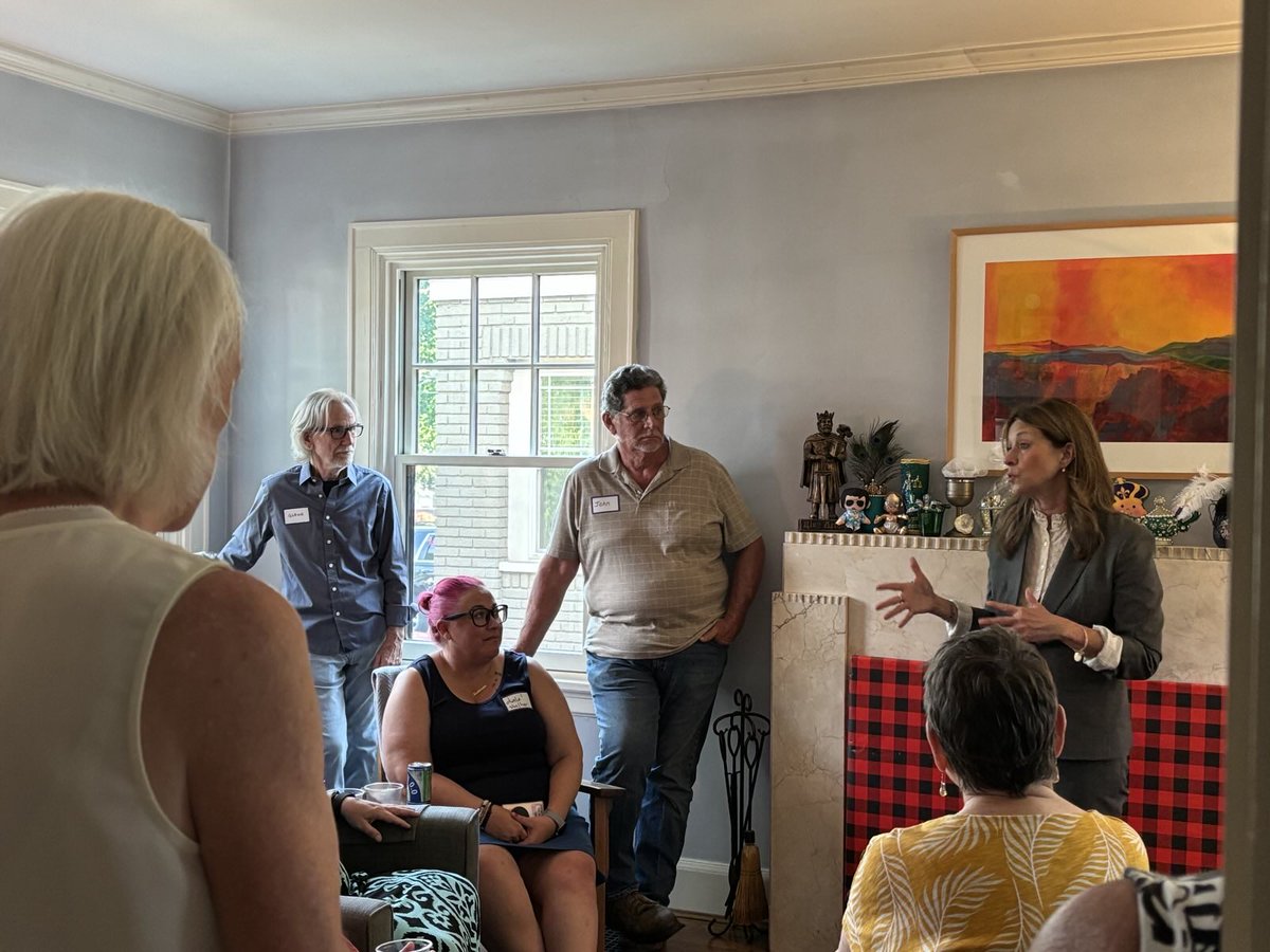amyactonoh's tweet image. What a way to close out the month and EOQ! Two great events in Cincinnati full of people who are longing for something different. They want a leader who solves problems instead of creating them.