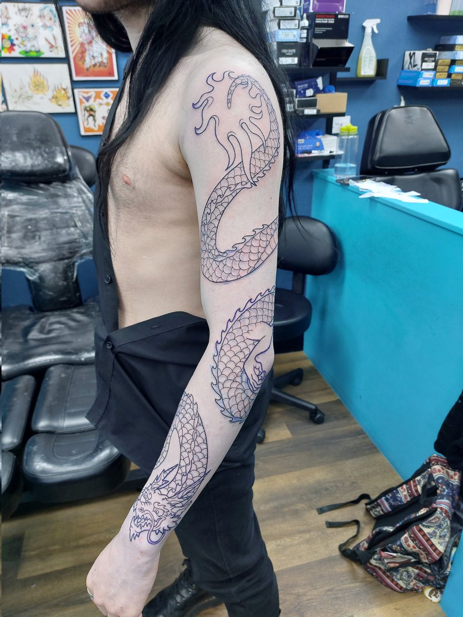 LittleLambTatts's tweet photo. 🐉🐲Eastern Dragon
part stencil, part drawn on. All the scales are drawn on
DM or contact me via my website to book!
https://t.co/5OZnb9N7aJ
#uktattooartist #femaletattooartist #womanowned #dragontattoo #japanesedragontattoo #chinesedragontattoo #lineworktattoo #workinprogress https://t.co/M3ftt70HKq