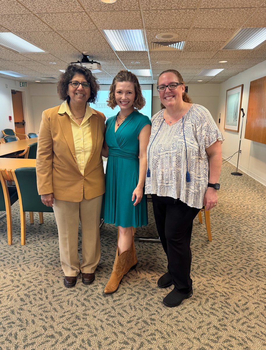 ShilpaChitnis2's tweet image. July 1, 2025, marks the beginning of a new Neurology residency program in East Texas at @uttylersom
Pictures were taken this morning as Bootcamp starts with 4 new residents. Dr. Golden & Dr. Kowalski kick-starting boot camp on day # 1. Exciting times ahead.