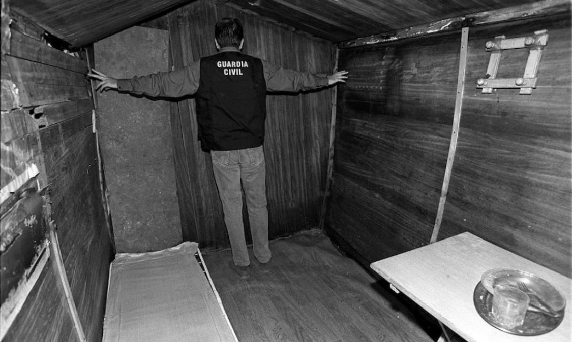 moscardol's tweet image. Aquí tuvo encerrado casi 18 meses ETA a Ortega Lara dándole un trato inhumano y dejándolo allí a su suerte tras huir los terroristas: querían que muriera. Para los que hablen a los jóvenes sobre la causa y romanticismo de esos monstruos.