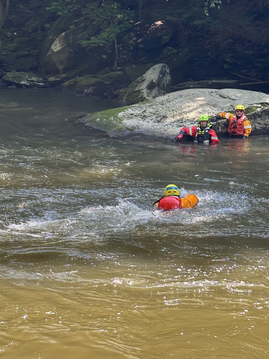 PghEMS's tweet image. EMS Training Tuesday!
Eight paramedics completed the PA Fish & Boat Water Rescue and Emergency Response Program. This specialized training readies our paramedics to respond to swift water rescues, providing medically directed rescue on waterways and during flash flooding events.