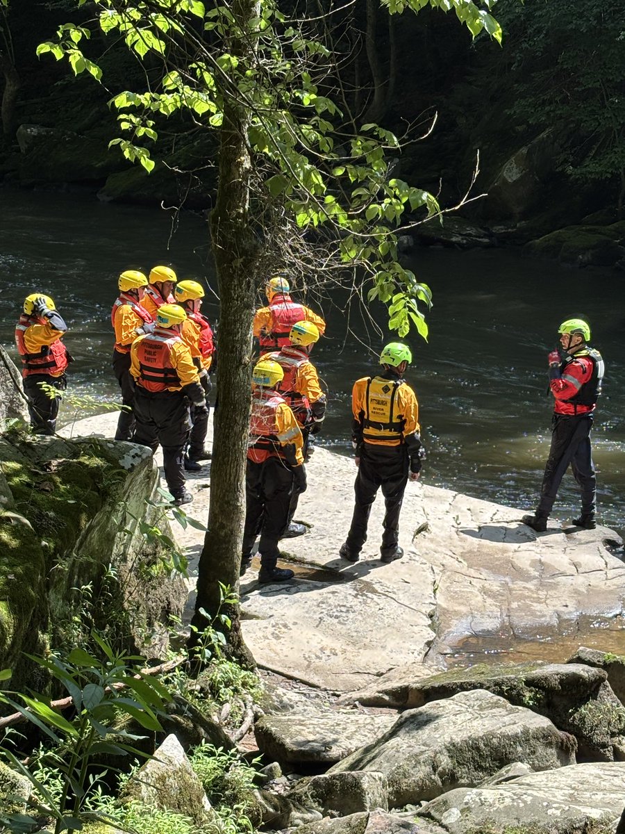 PghEMS's tweet image. EMS Training Tuesday!
Eight paramedics completed the PA Fish & Boat Water Rescue and Emergency Response Program. This specialized training readies our paramedics to respond to swift water rescues, providing medically directed rescue on waterways and during flash flooding events.