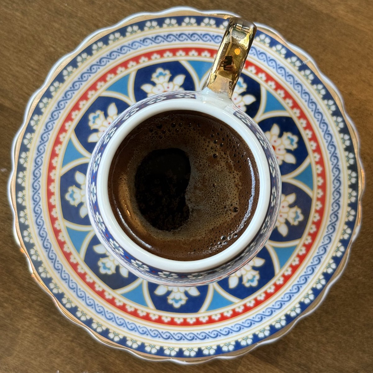 Turkish coffee session with the boys.

The quality of a meeting is directly correlated to the quality of what’s in your mug. 

<a href="/OneMugCoffee/">°M</a> is cooking ☕️🟧