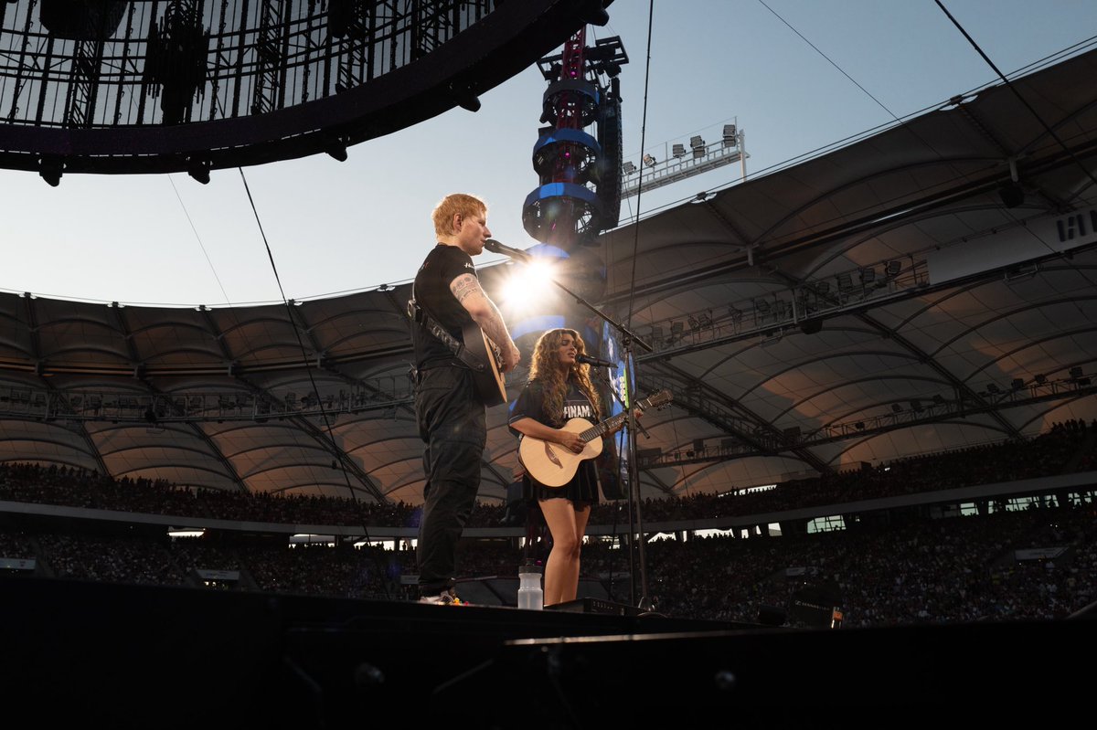 edsheeran's tweet photo. Stuttgart, you were incredible! 🇩🇪 #EdHQ #EdSheeran

📸 @MarkSurridge https://t.co/7p0uAOKZRL
