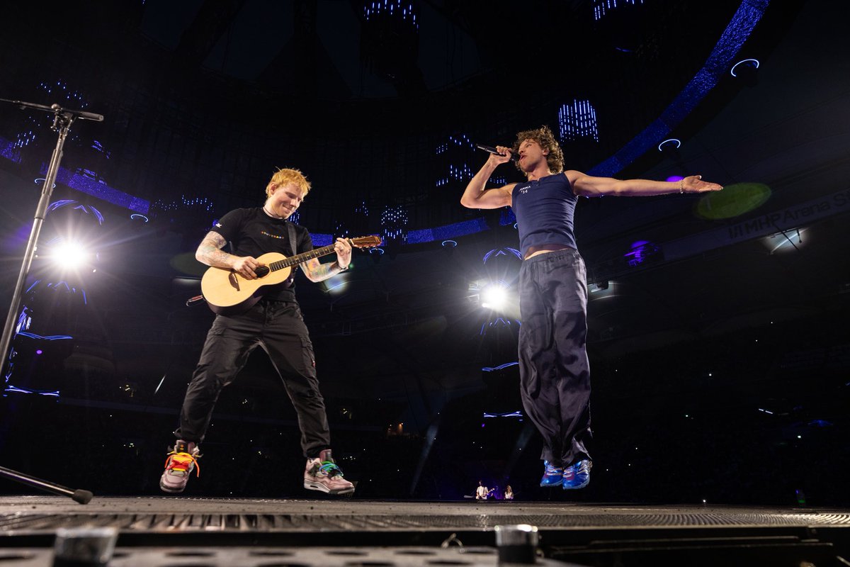 edsheeran's tweet photo. Stuttgart, you were incredible! 🇩🇪 #EdHQ #EdSheeran

📸 @MarkSurridge https://t.co/7p0uAOKZRL