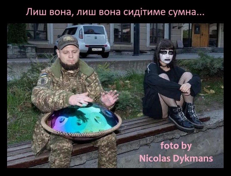 та налийте вже їй хтось дорогого вина, най нап'ється та заспокоїться! В мене доня іноді дуже розумна))