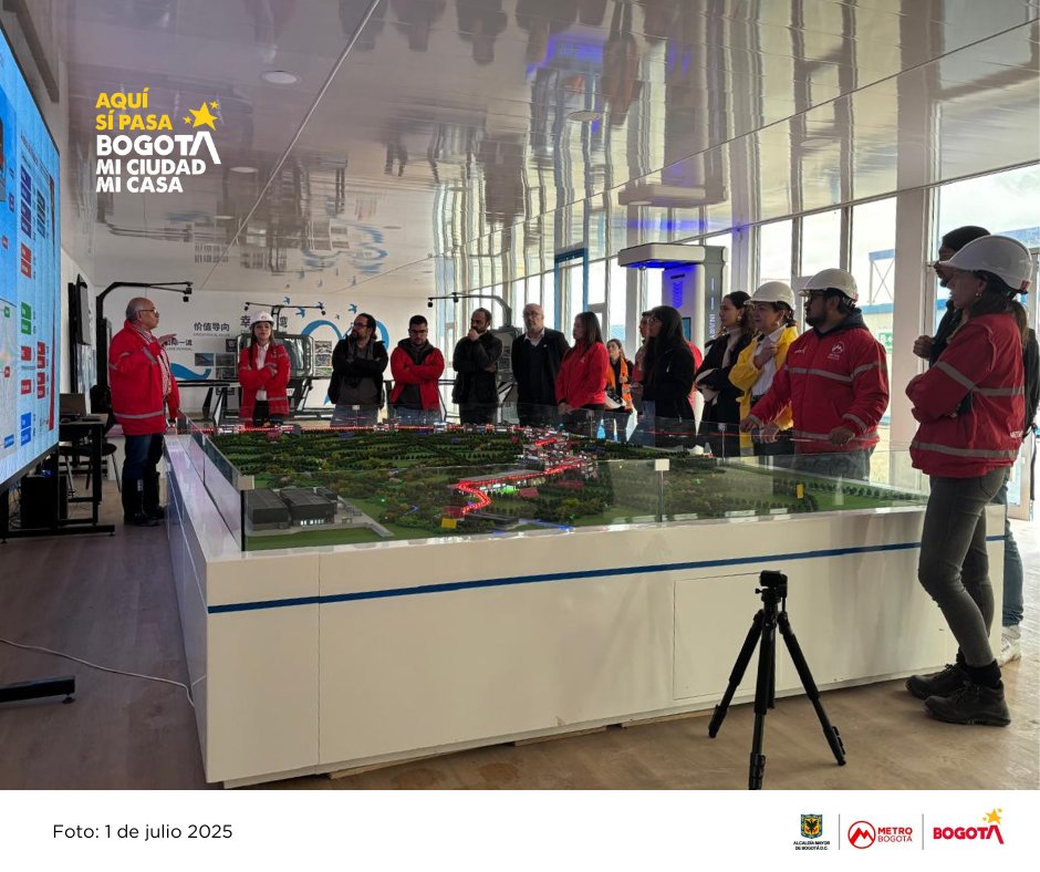 Metro de Bogotá (@metrobogota) on Twitter photo El Metro es la obra que nos une como ciudadanos para que todos tengamos una mayor calidad de vida al habitar en <a href="/Bogota/">Alcaldía de Bogotá</a>, por eso, hoy invitamos al secretario de <a href="/CulturaenBta/">Secretaría de Cultura de Bogotá</a>, <a href="/santitrujillo8/">Santiago Trujillo</a>, y el subsecretario de <a href="/BogotaEsCivica/">Cultura Ciudadana en Bogotá</a>, <a href="/lfcalero/">Luis Felipe Calero</a>, a un recorrido por el patio taller 🚝 El Metro es la obra que nos une como ciudadanos para que todos tengamos una mayor calidad de vida al habitar en <a href="/Bogota/">Alcaldía de Bogotá</a>, por eso, hoy invitamos al secretario de <a href="/CulturaenBta/">Secretaría de Cultura de Bogotá</a>, <a href="/santitrujillo8/">Santiago Trujillo</a>, y el subsecretario de <a href="/BogotaEsCivica/">Cultura Ciudadana en Bogotá</a>, <a href="/lfcalero/">Luis Felipe Calero</a>, a un recorrido por el patio taller 🚝