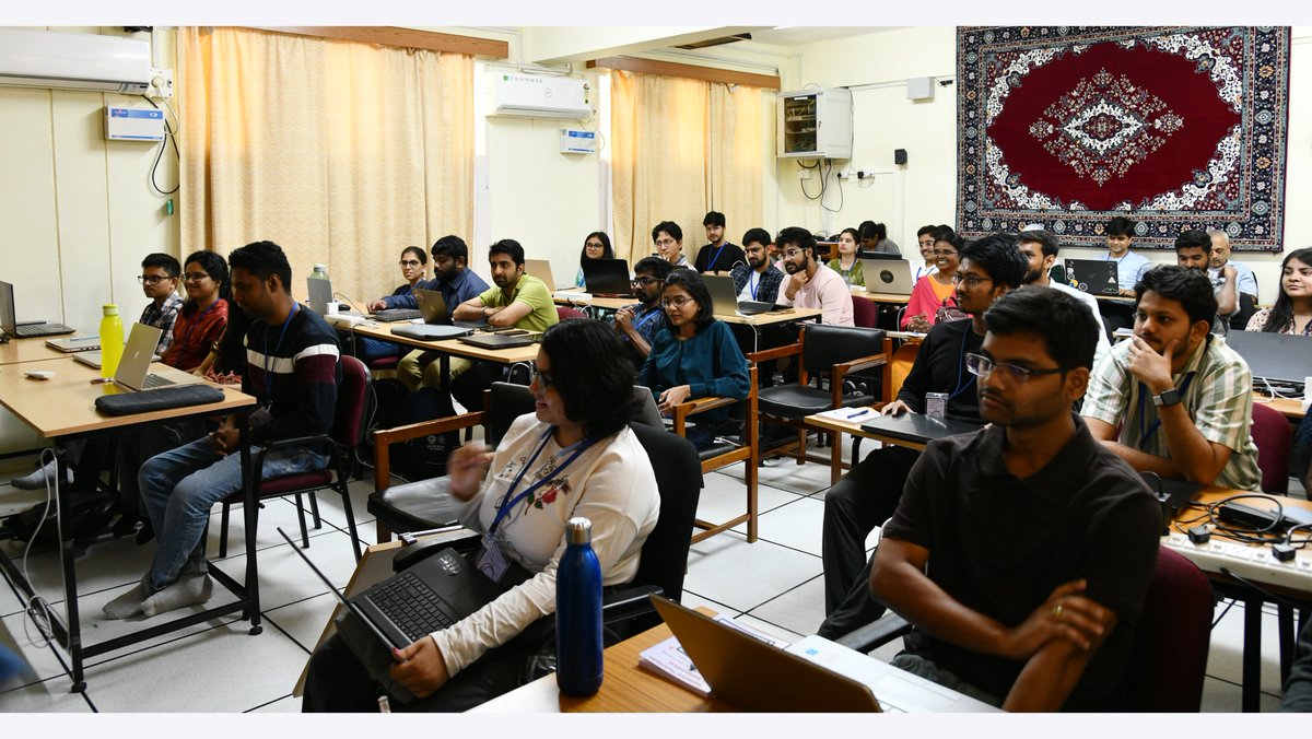 IIABengaluru's tweet photo. We welcome the participants of the 1st "Statistical Techniques for Astronomy Research" #IIA_STAR, a 6-day workshop at @VBOKavalur on astro-statistics for early-career PhD students in astronomy.

@IndiaDST @karandi65 @fiddlingstars @doot_iia @kodaiastronomy @CosmosMysuru https://t.co/bB1VdItAm2