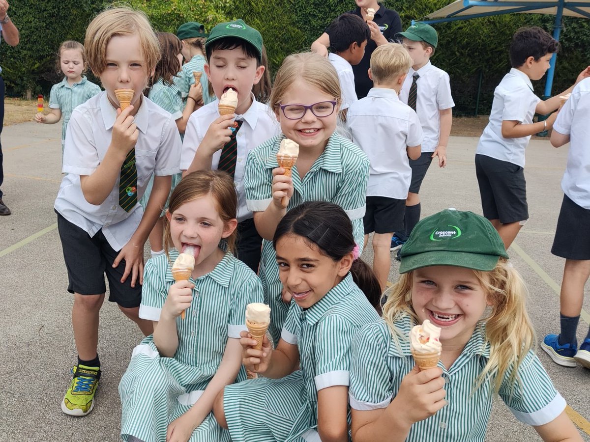 Our wonderful Friends of Crescent choose the perfect day to treat the children to their choice of an ice cream or ice lolly today. What a lovely refreshing surprise for them all. Thank you FoC!
#friendsofcrescent #icecream