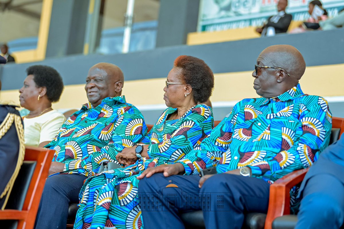 Ntare Rushatsi House (@ntarehouse) on Twitter photo Dans son allocution, SE <a href="/GeneralNeva/">SE Evariste Ndayishimiye</a> a exhorté le peuple à œuvrer sans répit à capitaliser l’indépendance restaurée en 1962 à un prix cher, par la quête de l’autonomie financière, à travers les programmes de développement dont la mise en œuvre nécessite l’implication de tous Dans son allocution, SE <a href="/GeneralNeva/">SE Evariste Ndayishimiye</a> a exhorté le peuple à œuvrer sans répit à capitaliser l’indépendance restaurée en 1962 à un prix cher, par la quête de l’autonomie financière, à travers les programmes de développement dont la mise en œuvre nécessite l’implication de tous