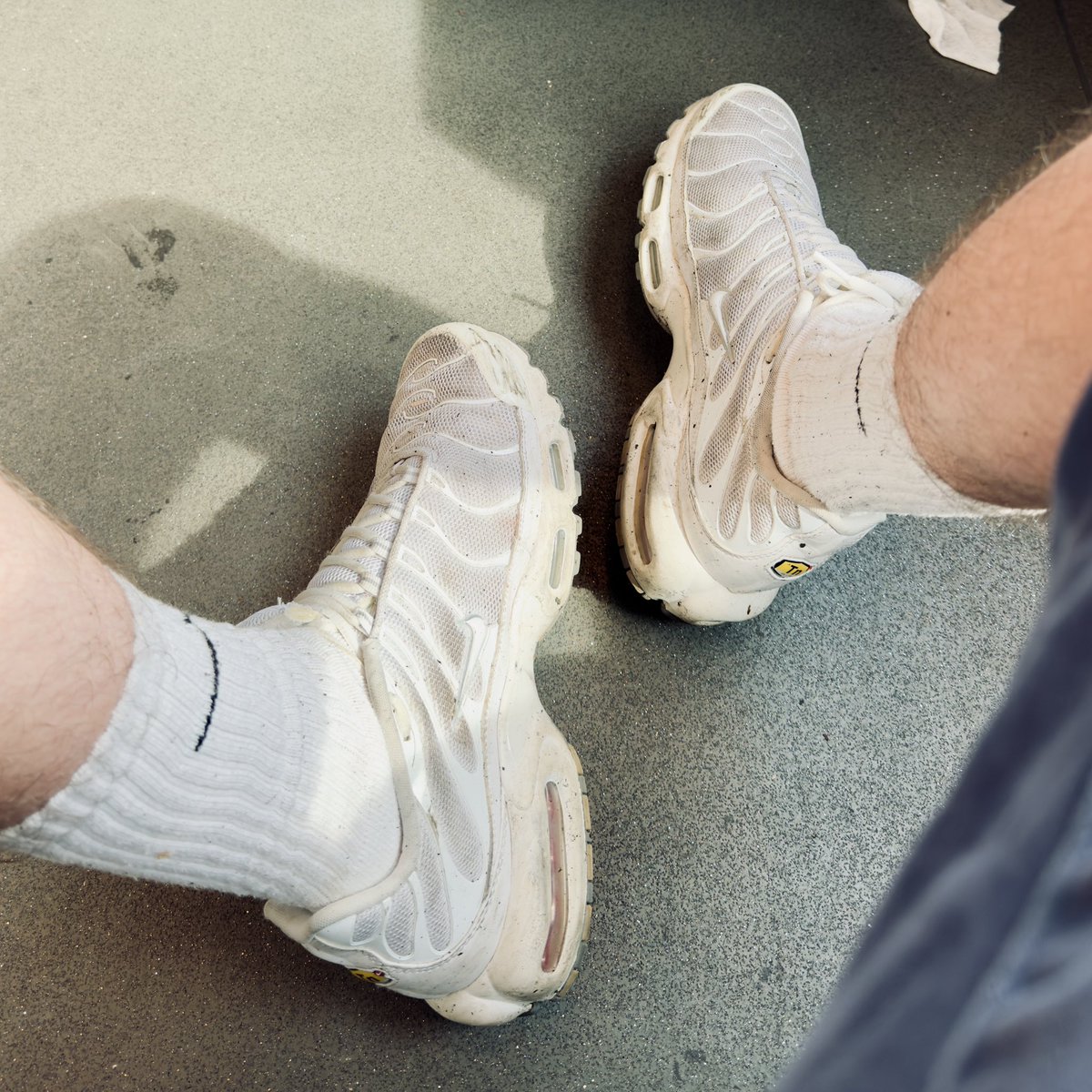 lovesox1990's tweet photo. 🫵👇👅👟😈😈😈 https://t.co/d1wAocBg0v