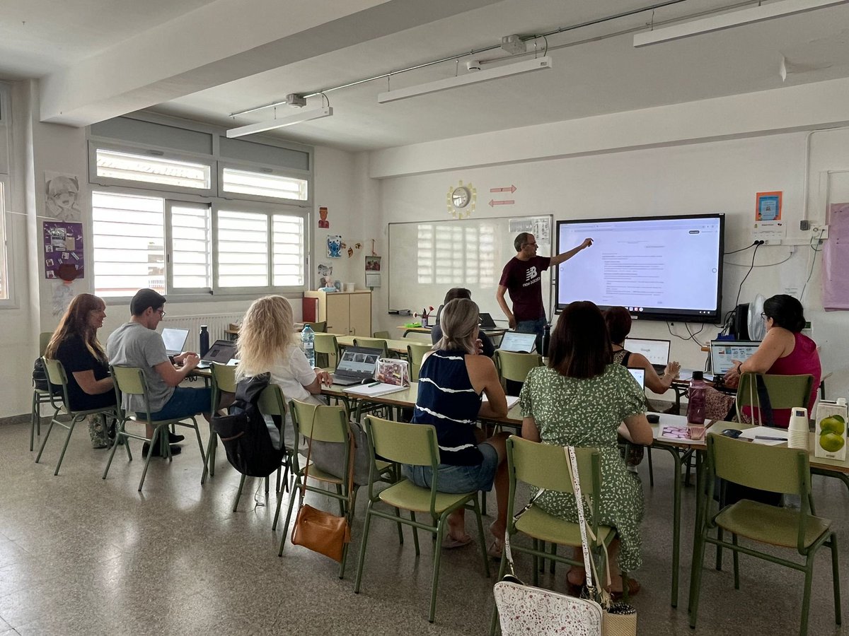 Avui hem iniciat els cursos de l’Escola d’Estiu <a href="/EbreMrp/">MRPTerresEbre</a> a Gandesa (3D) i Móra d’Ebre (IA) 🥳🥳
Moltes gràcies als centres amfitrions 🫶🏼
#Formació #TerresdelEbre #MRP <a href="/educaciocat/">Educació</a> <a href="/FMRPc/">FMRPedagògica</a>