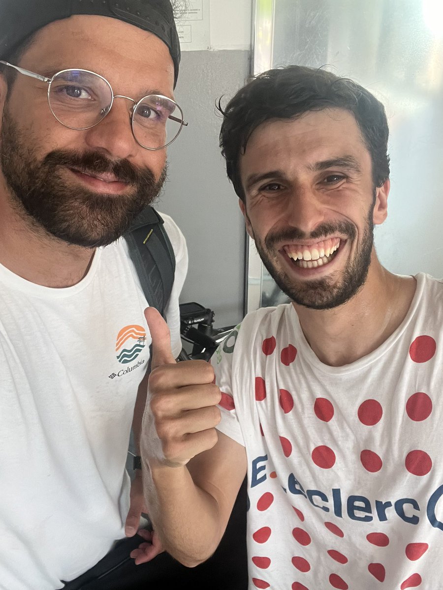 Ivan Benedetto (@iguan89) on Twitter photo Mentre fuori il mondo brucia, nella sala d’attesa della stazione di Santhià va in scena uno degli incontri casuali più folli della pianura padana - <a href="/Pelamity/">Michele Pelacci</a> Mentre fuori il mondo brucia, nella sala d’attesa della stazione di Santhià va in scena uno degli incontri casuali più folli della pianura padana - <a href="/Pelamity/">Michele Pelacci</a>