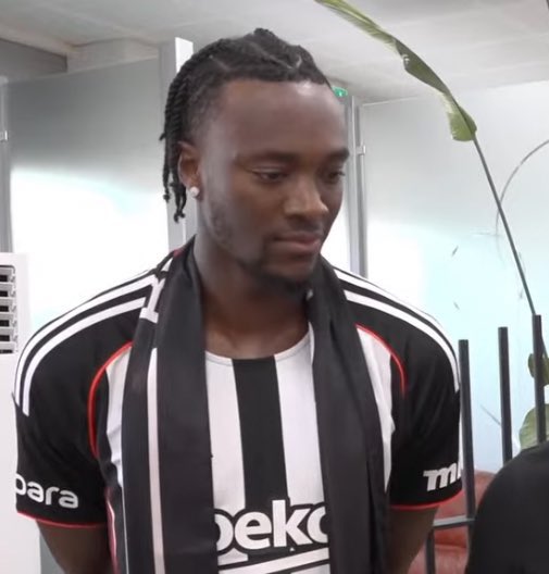 Abraham: "Kendimi çok heyecanlı hissediyorum. Üzerimde bu meşhur forma var. Bu formayı giymek nasip oldu, gururluyum."