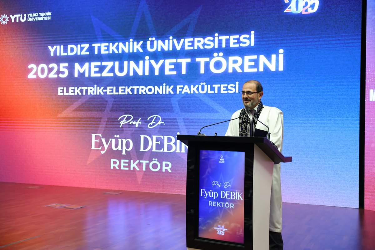 ⚡ YTÜ’nün 114. yıl mezuniyeti devam ediyor. Bu sefer Elektrik-Elektronik Fakültesi’nin mezunları sahnedeydi!

Elektrik Mühendisliğinden Kontrol ve Otomasyon Mühendisliğine, Biyomedikal Mühendisliğinden Yapay Zekâ ve Veri Mühendisliğine uzanan geniş ve derin disiplinleriyle, EEF