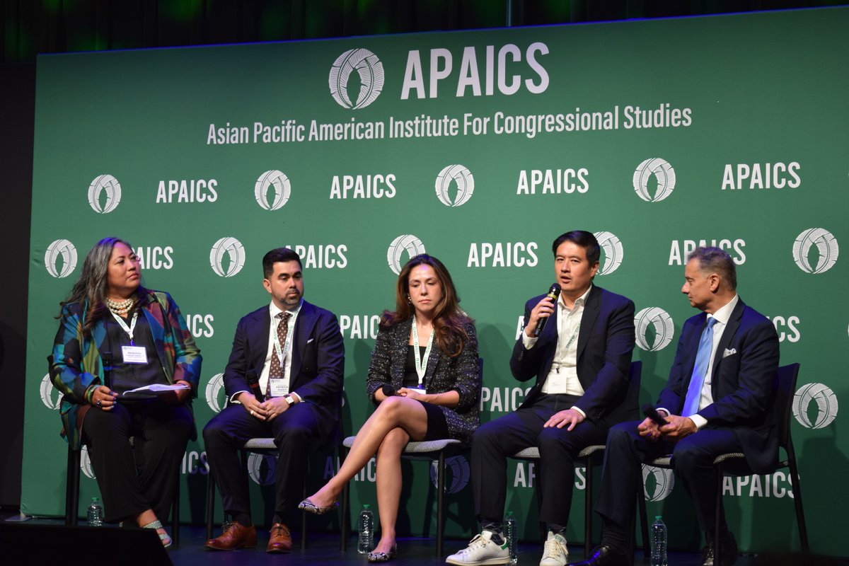 APAICS's tweet image. 🌟The National Leadership Academy welcomed emerging AA & NH/PI leaders for a transformative experience designed to prepare the next generation of public servants. Huge thanks to our attendees, speakers, & partners for making it a success! 🎉
#APAICS #NationalLeadershipAcademy