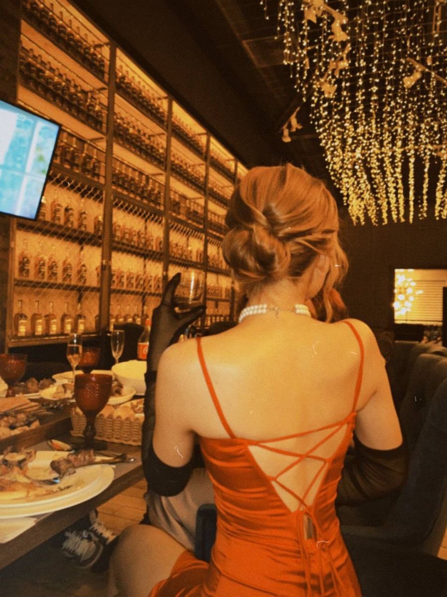 В этой жизни нужно сиять, вот я и стараюсь это делать