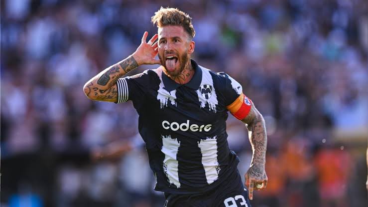 aguilaar11's tweet image. Yo hoy a la 1:00 pm /// Yo, hoy a las 7:00 pm