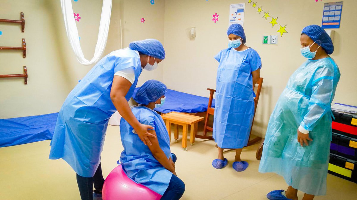 DPS_LosRios's tweet photo. #LosRíos | Gestantes del Centro de Salud Antonio Sotomayor realizan el tour de embarazadas que oferta el Hospital Básico Nicolás Cotto Infante, en Vinces. 
Esta actividad permite que las usuarias conozcan cómo acceder y los beneficios que tiene la sala de parto humanizado. https://t.co/GMQaYsh0cX