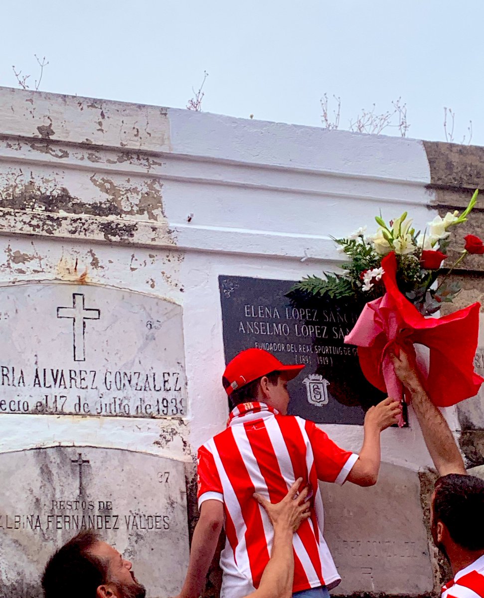 Grada1908 (@grada1908_rsg) on Twitter photo Hoy,en el 120 aniversario del <a href="/RealSporting/">Real Sporting</a> ,hemos acompañado a <a href="/AsocLopez1905/">Asoc. Anselmo López</a> <a href="/ULTRASGIJON/">Ultra Boys</a> <a href="/UNIPES/">UNIPES</a> y demás miembros de la familia sportinguista en el acto conmemorativo organizado.
🔴⚪️ Hoy,en el 120 aniversario del <a href="/RealSporting/">Real Sporting</a> ,hemos acompañado a <a href="/AsocLopez1905/">Asoc. Anselmo López</a> <a href="/ULTRASGIJON/">Ultra Boys</a> <a href="/UNIPES/">UNIPES</a> y demás miembros de la familia sportinguista en el acto conmemorativo organizado.
🔴⚪️