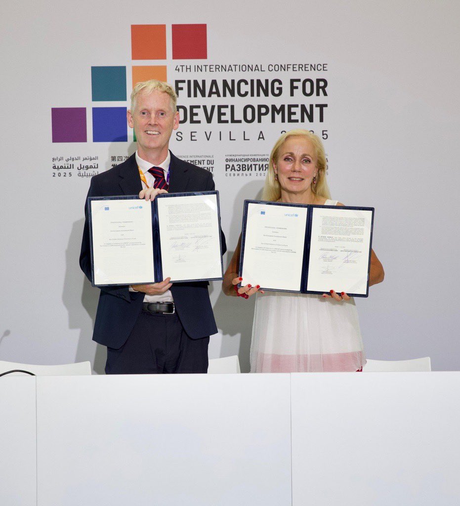 KittyvdHeijden's tweet image. Excited to deepen @UNICEF's partnership with @EIB at #FfD4. This PFA for Procurement Services will help EIB's government clients reach more children in need with vaccines, medicines and supplies. Thanks to EIB for recognizing UNICEF's supply expertise. @AMcDowell