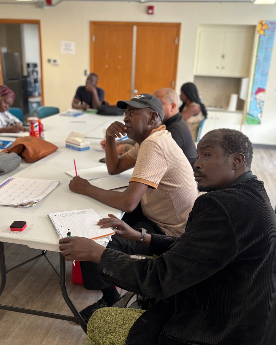 RefugeeDream's tweet image. The Refugee Dream Center provides English classes at three different levels, available four days a week. Each class helps our community members progress in their language skills and achieve self-sufficiency within the community.