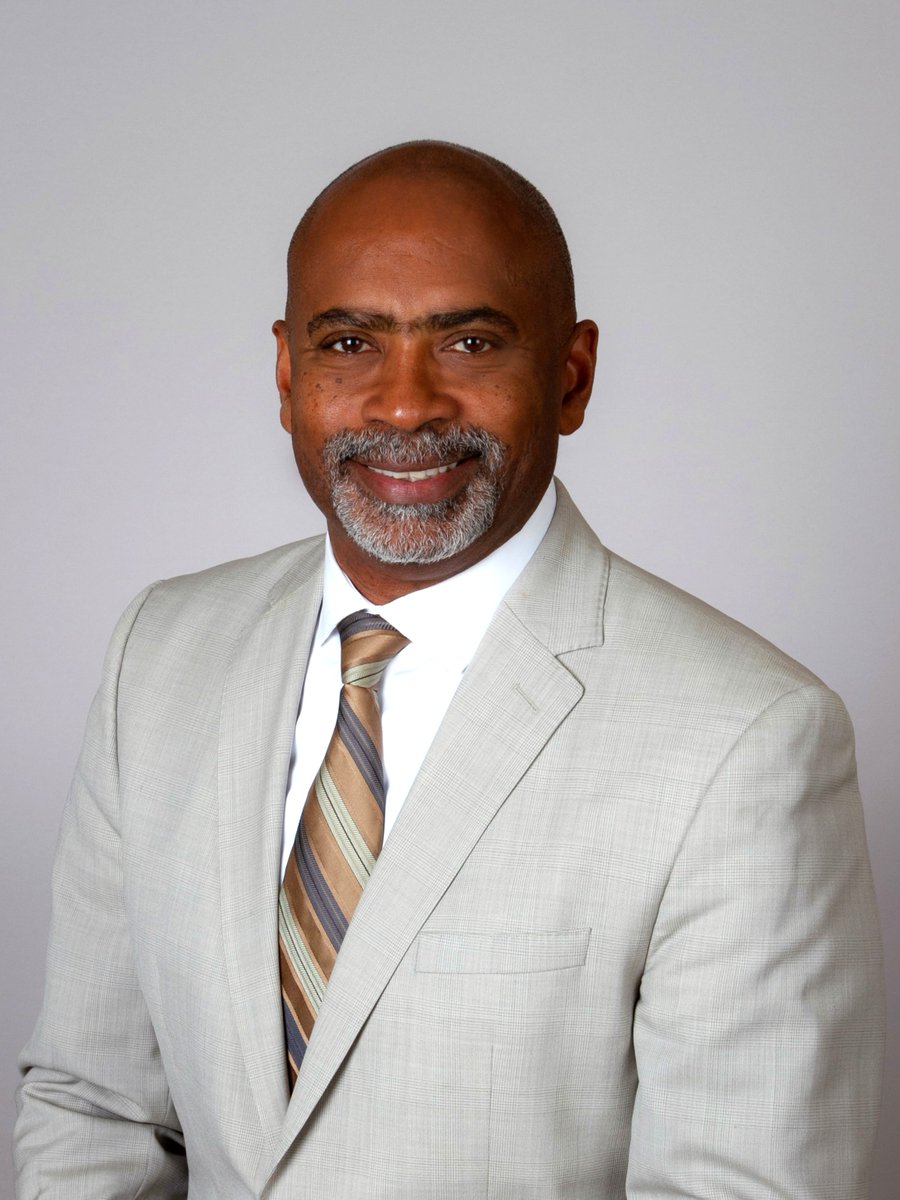 uscpphs's tweet image. ✨ Announcing the appointment of Ricky Bluthenthal, PhD, as chair of @uscpphs. @RNBluthenthal has served as interim chair since July 2024. Dr. Bluthenthal will provide strategic leadership to advance the department’s research, education, and community partnerships.