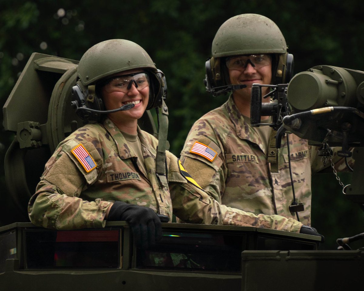 iiiarmoredcorps's tweet image. III Armored Corps takes pride in showcasing why we're America's Hammer. Continuing to celebrate 250 Years of the U.S. Army, 1st Cavalry Division rode M1 Abrams, Bradleys, LMTVs & horses honoring our heritage & unmatched readiness.
@1stCavalryDiv | @USArmy | @FORSCOM