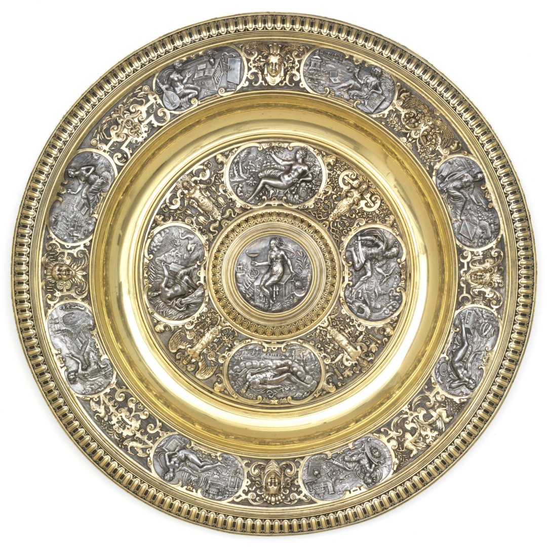 V_and_A's tweet image. Game, set, match! 🎾
The Wimbledon Ladies Singles trophy, held by icons like Billie Jean King, is a replica of a 16th-c. design by François Briot. Made in 1864 by Elkington, it's based on a cast from the Louvre and crafted using silver deposition. The V&A holds a copy too.