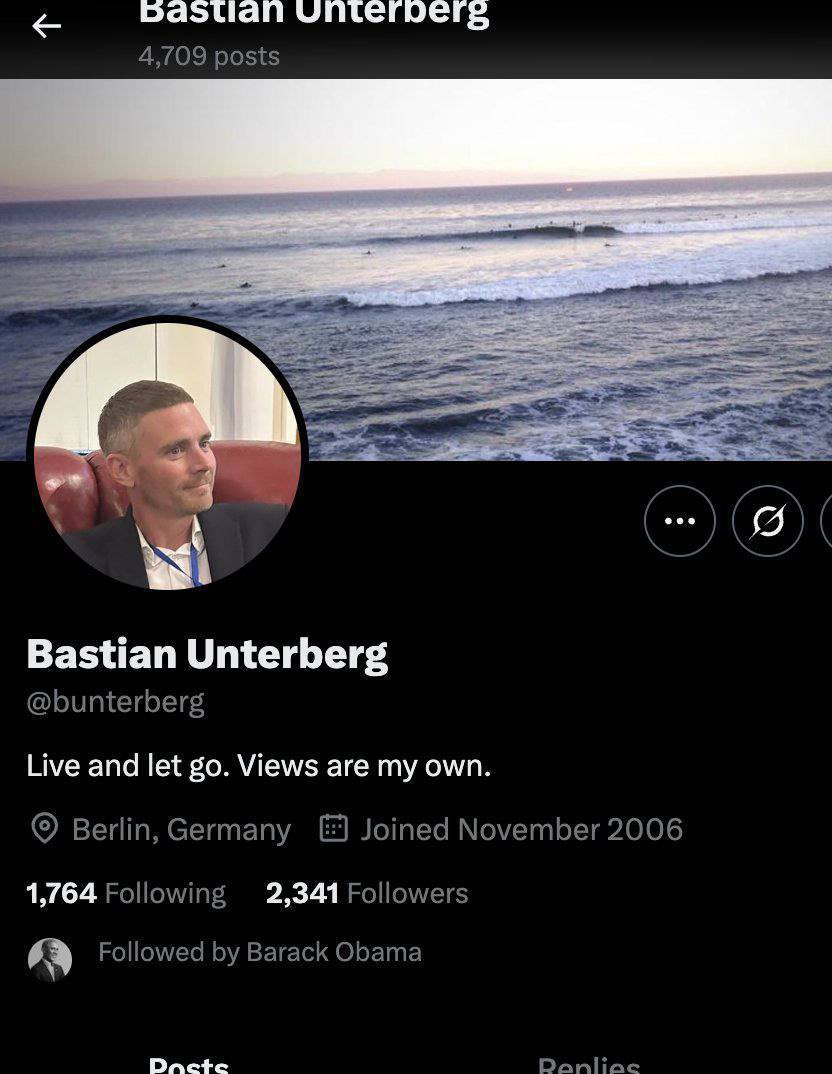 the then president of the USA is following him.

obama was president when crypto was launched.

lore goes deep

5aPo3z58HV9FPZfN76Cv3a8yBZVsJCrfjJ8gfGTvpump