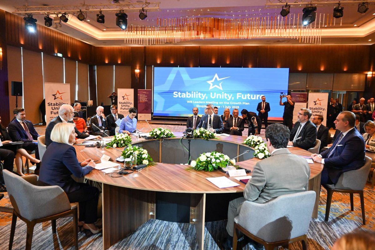 At today’s leaders’ meeting, we explored new areas of work under the 🇪🇺#GrowthPlan

🏖 Tourism – Boosting the region’s tourism ecosystem and helping with the integration of the Western Balkans into European tourism networks.

🛡 Introduction of EU consumer protection tools