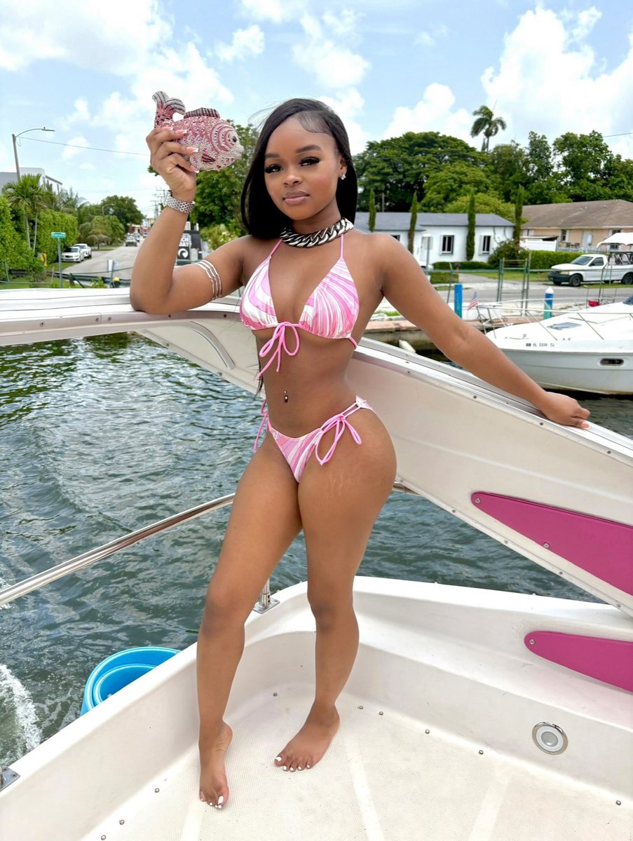 baby trin tweet media