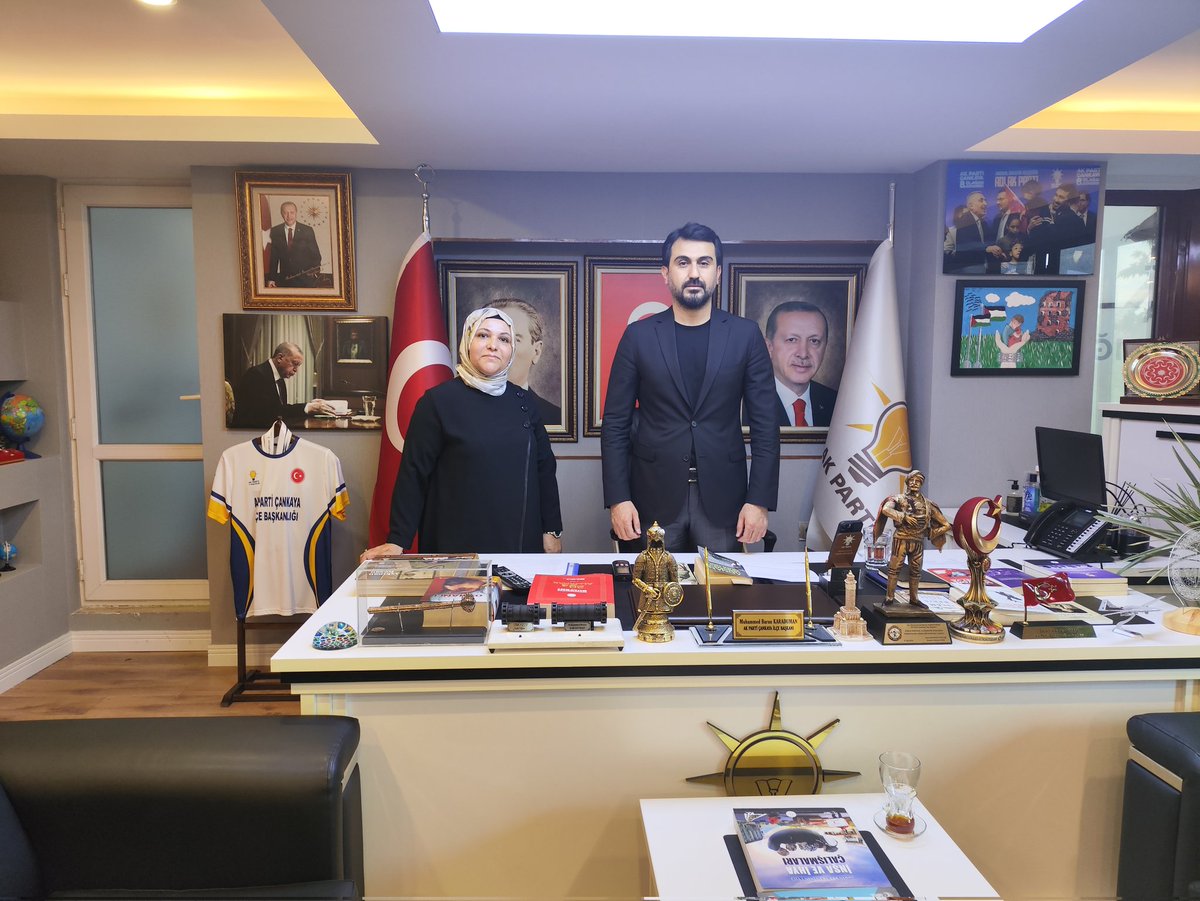 Çankaya İlçe Başkanımız Muhammed Baran Karaduman ile, 26.05.2025’te Çankaya Kadın Kolları ekibimizle gerçekleştirdiğimiz Çavuşlu Mahallesi saha çalışmasının raporlarını istişare ettik. Sahadan gelen her ses bizim için kıymetli. #Çankaya #AKKadınlar