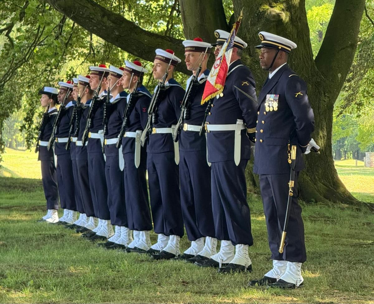 Stéphane Dion (@ambstephanedion) on Twitter photo Le 1er juillet 1916, quelques 800 soldats de #TerreNeuveetLabrador s’engagèrent dans la bataille de #BeaumontHamel. Seuls 68 d’entre eux répondirent à l’appel le lendemain. Un immense sacrifice que nous commémorons à #BeaumontHamel en présence du PM Hogan <a href="/PremierofNL/">Premier of NL</a>. Le 1er juillet 1916, quelques 800 soldats de #TerreNeuveetLabrador s’engagèrent dans la bataille de #BeaumontHamel. Seuls 68 d’entre eux répondirent à l’appel le lendemain. Un immense sacrifice que nous commémorons à #BeaumontHamel en présence du PM Hogan <a href="/PremierofNL/">Premier of NL</a>.