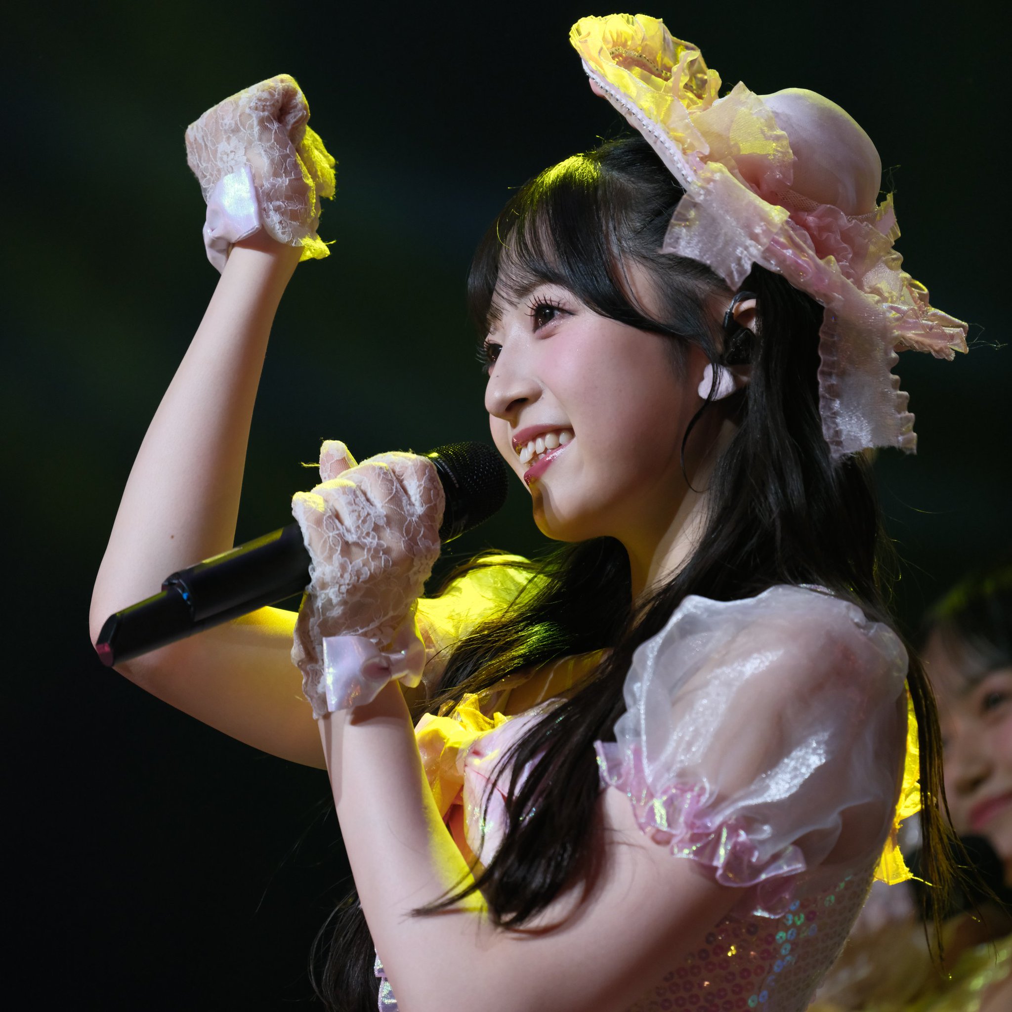 モ*６様 AKB48秋山由奈 18期生昇格記念LIVE会場生写真 直筆サイン付き モ*6様 AKB48秋山由奈 18期生昇格記念LIVE会場生写真 直筆