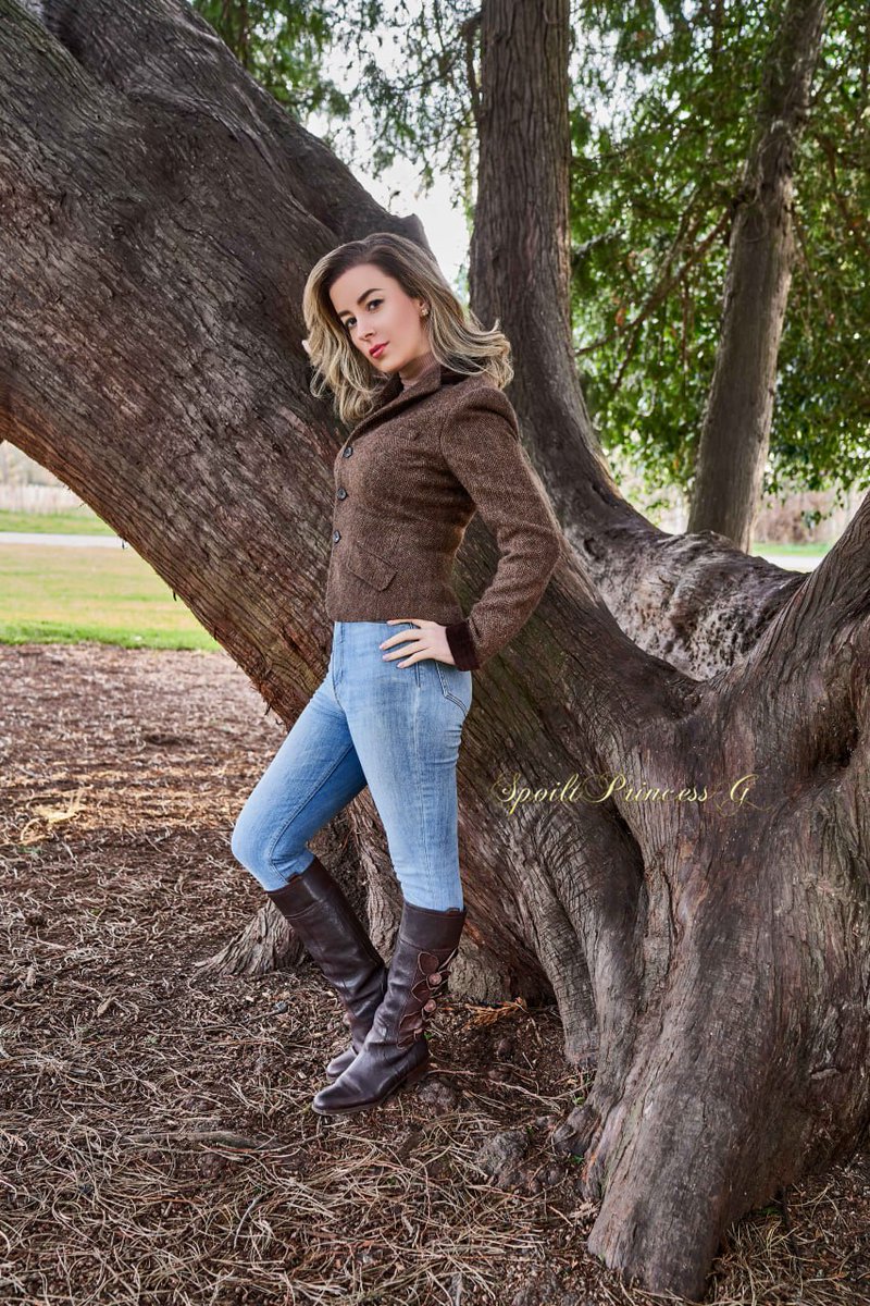 Well, you have brought <a href="/SpoiltprincessG/">SpoiltprincessG</a> there tight but you need to give Her more, my perfect legs aren’t just something to be started at - More at: dommeaddiction.com/daily-fix-feat…