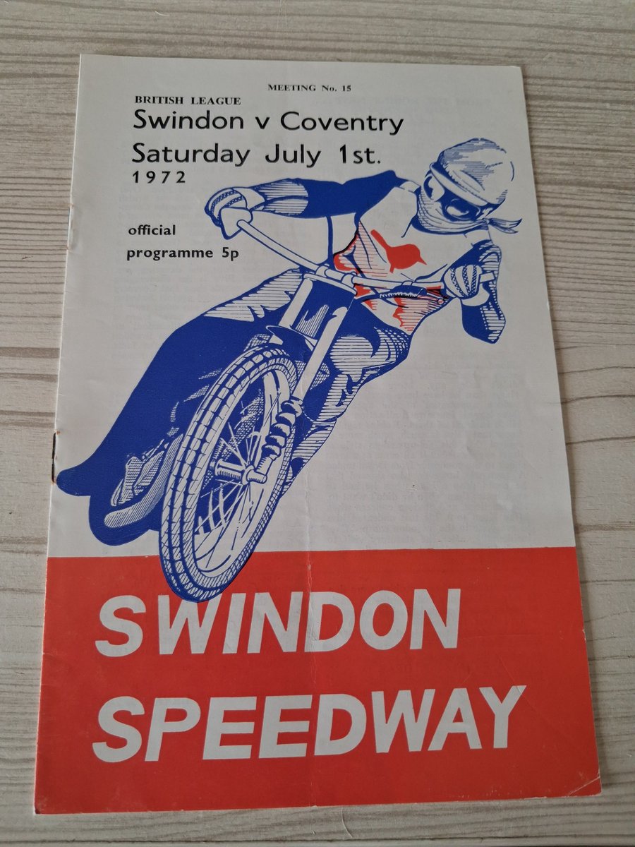 SNSactiongroup's tweet photo. Two historic sporting icons who are battling to get back to where they belong, met on this day in 1972.
#swindon
#Coventry
#speedway
#swindonneedsspeedway
#coventrybees https://t.co/eZt1Kj4F4X