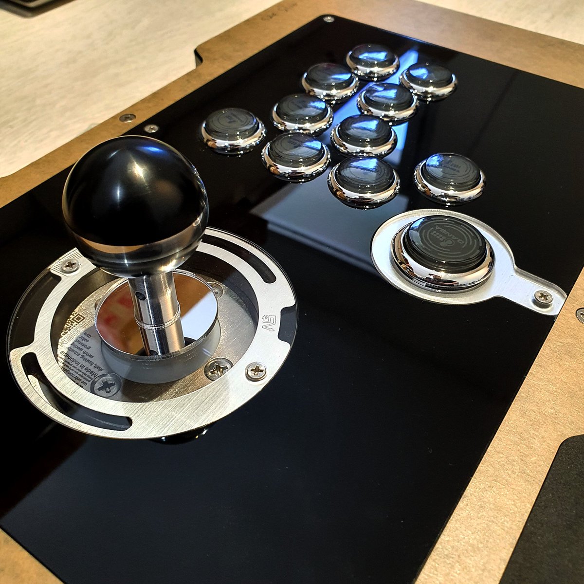 goldenlever's tweet photo. Even S30 is our people's favorite, check this #VM6R S24 out! 💫

° VM6R S24 Black Silver
° #GoldenLever Japan setup
° #FB2040
° #Qanba KS Buttons
° CQD Connection https://t.co/fQwewBRxnJ