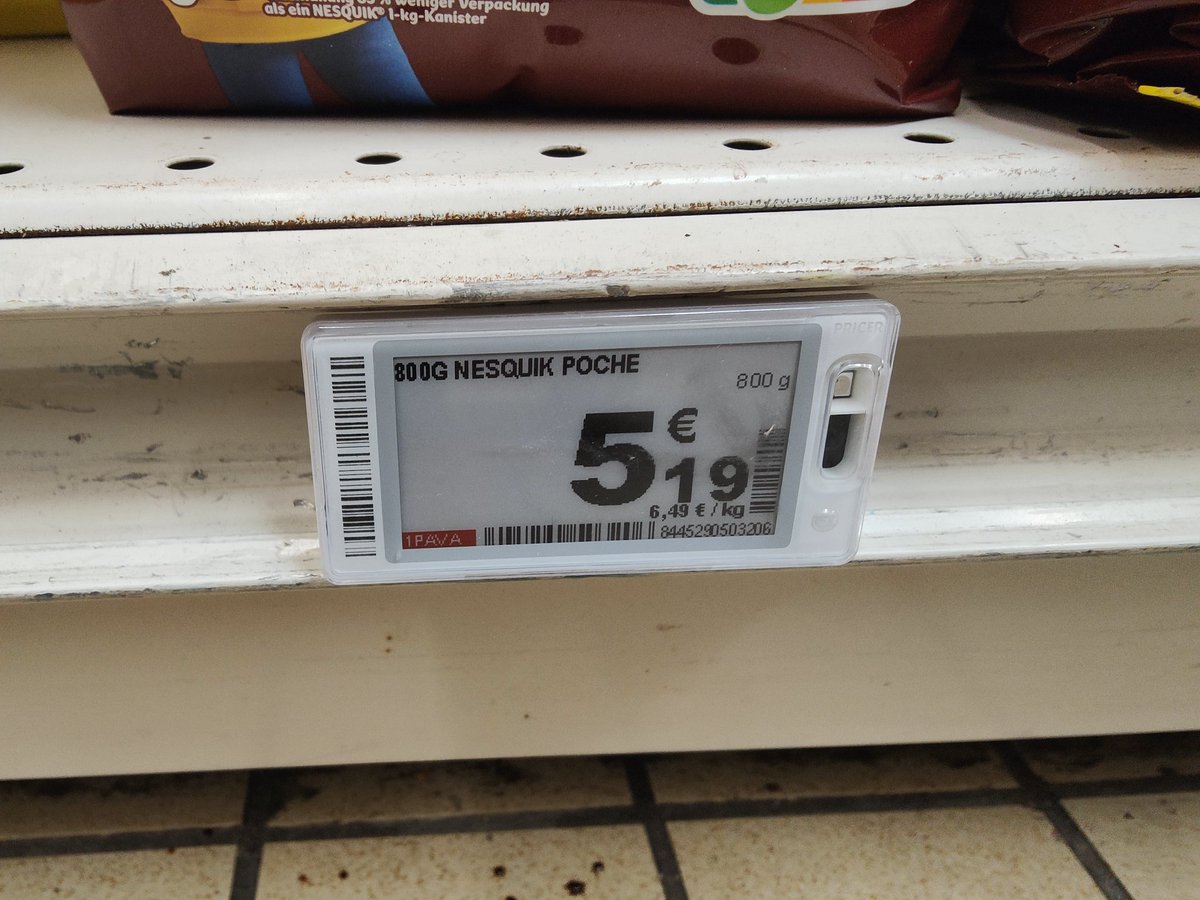 stef_38's tweet photo. Chez @Nestle #Nesquick le poids au kilo de la recharge "écologique" est plus cher que l'emballage classique @CarrefourFrance
#OnNousPrendPourDesCons https://t.co/57oXnluls5