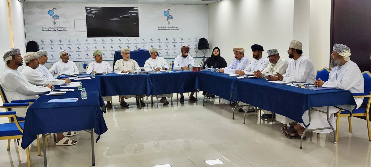 جمعية الصحفيين العمانية تبحث آليات تطوير لجان المحافظات وتعزيز التكامل المؤسسي

لقراءة المقال | 

oja.om/5125