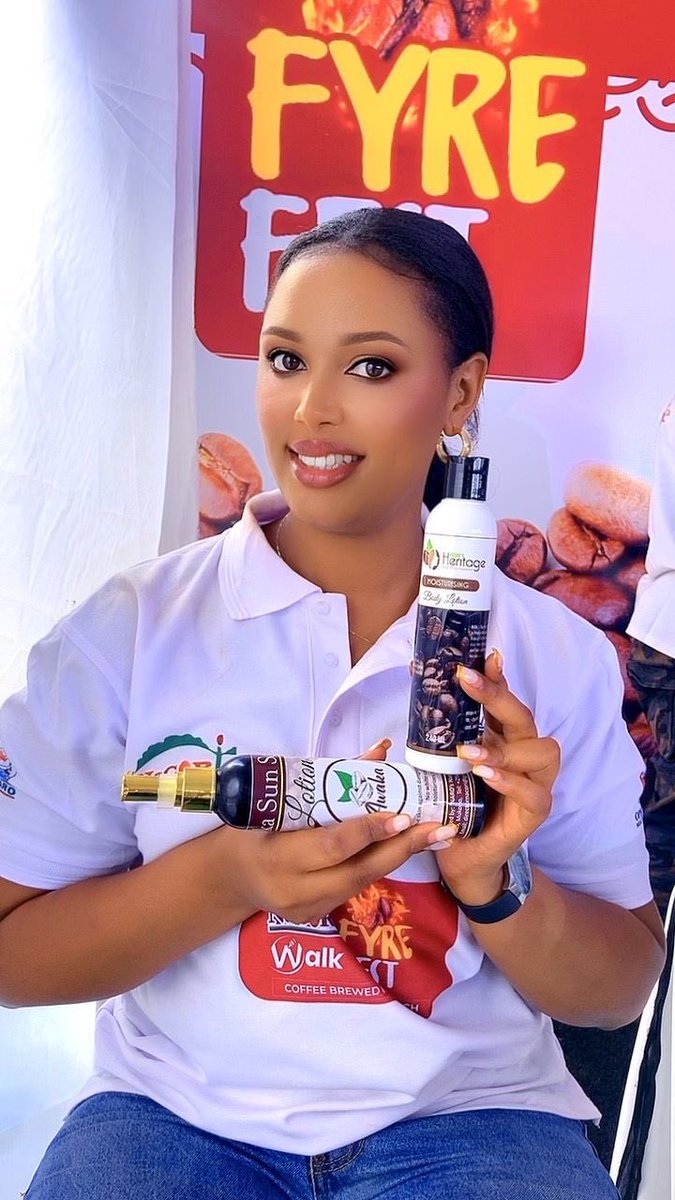 OWC_ug's tweet image. At the Jinja Agricultural Show, the @NaCORIUganda booth is showcasing a wide range of innovative coffee products that highlight the power of research and value addition. These include both dietary and non-dietary items such as coffee cookies, drinking coffee, chocolate, lip…