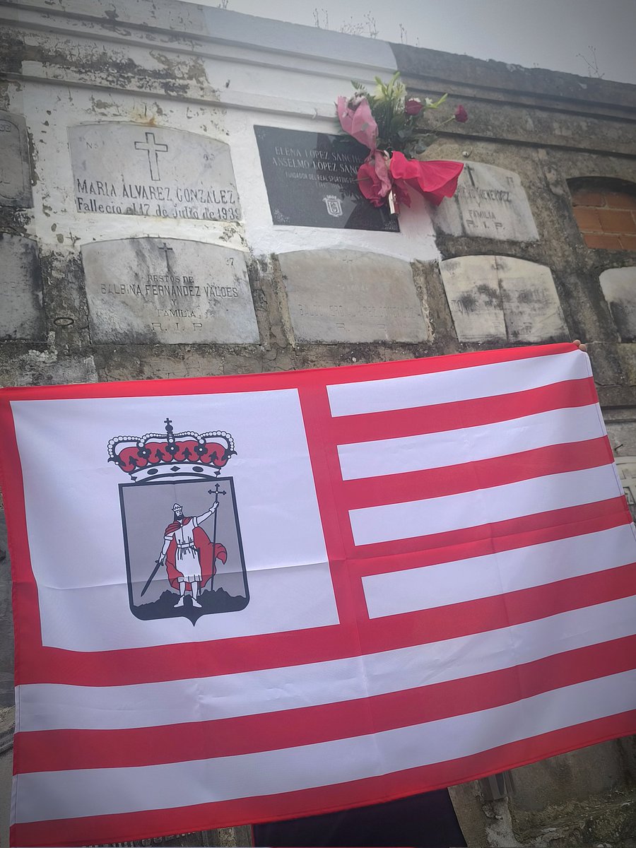 classic Sporting (@classicrsg) on Twitter photo Hoy estuvimos en el 120 aniversario del <a href="/RealSporting/">Real Sporting</a> homenajeando al fundador de nuestro club Don Anselmo López. Aprovechando la ocasión para también enseñar la recreación de la primera bandera del Sporting que estaba colocada en el tejado de la grada de la tribuna en 1910-1920. Hoy estuvimos en el 120 aniversario del <a href="/RealSporting/">Real Sporting</a> homenajeando al fundador de nuestro club Don Anselmo López. Aprovechando la ocasión para también enseñar la recreación de la primera bandera del Sporting que estaba colocada en el tejado de la grada de la tribuna en 1910-1920.