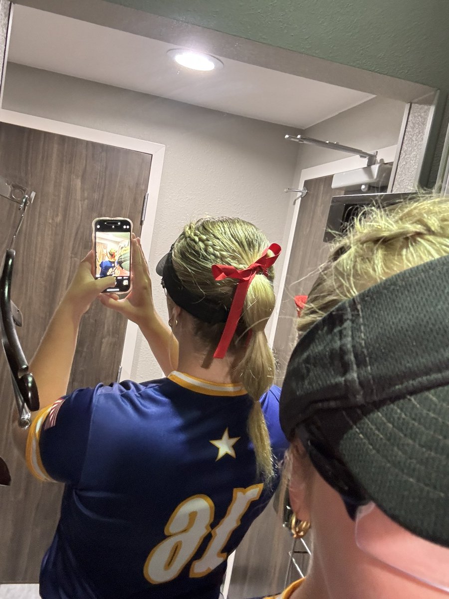 Not just a coach, but my mentor, a great friend and an inspiration to a game I love. I’m so incredibly grateful to say you were my coach, you pushed me to be better even in the most difficult situations. Definitely will miss you bunsy #Amberstrong 🩷🩵