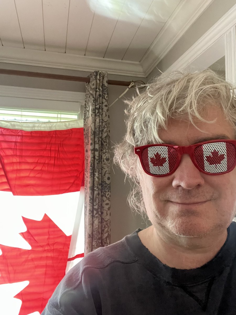 Craig Robertson (@craigrmusic) on Twitter photo Happy Canada 🇨🇦 Day eh! Happy Canada 🇨🇦 Day eh!