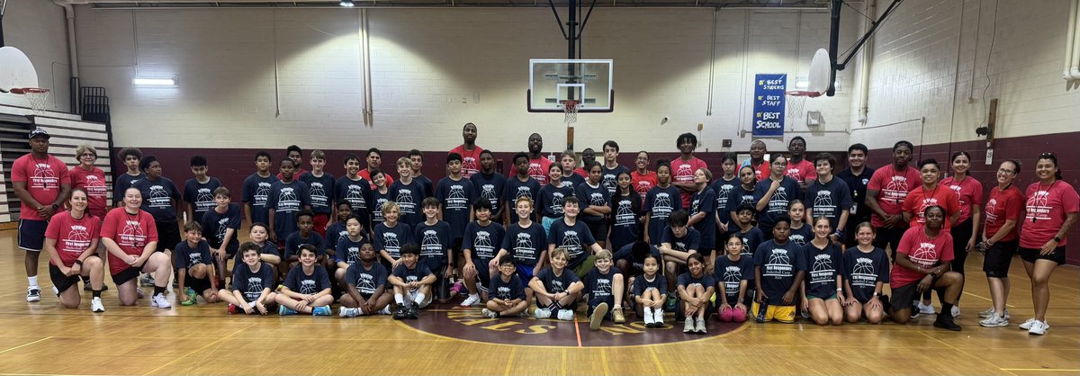ArlingtonVaFD's tweet image. 🏀 Huge thanks to everyone who made the Arlington County First Responder Co-Ed Basketball Camp a success last week at Swanson MS!
This incredible week-long camp brought together youth from across the county to build confidence, teamwork, and leadership—on and off the court.