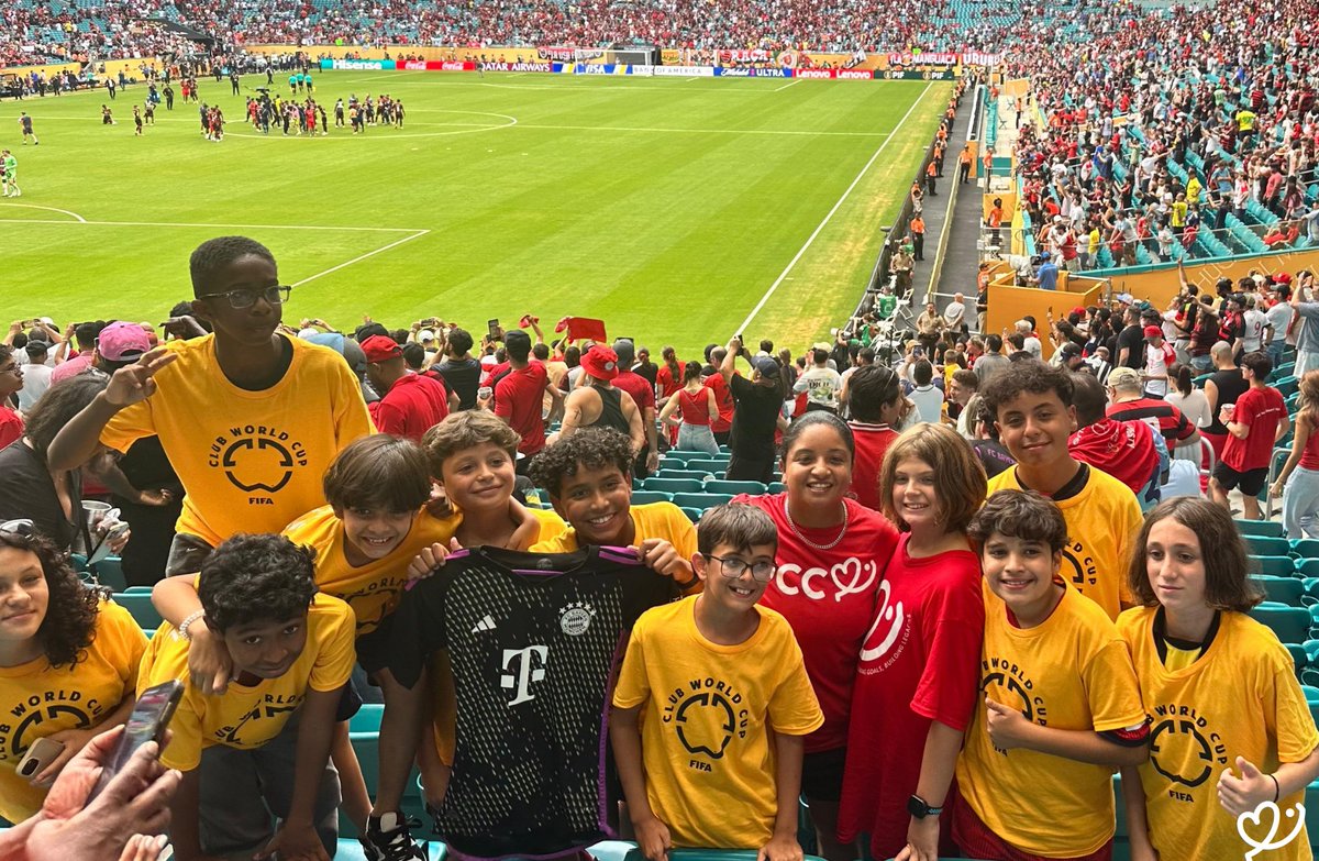 fccusaofficial's tweet image. THANK YOU!! @FlFAPresident, @FIFAcom, @FIFACWC
for helping FCC USA receive 500 tickets to the unforgettable Bayern vs Flamengo match! 🙌📷 Because of your generosity, hundreds of kids + families from underserved communities experienced pure joy, connection, and belonging.❤️