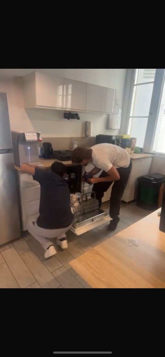 I expected June to be a bit slower because summer is approaching... but we've just had our best month ever: 

🎓 400+ new students 
🔥 $638k in monthly revenue
🎛️ 7 online events
🎉 2 in-person community meetups (SF and Riyadh!)
👀 Post-production completed on our upcoming course