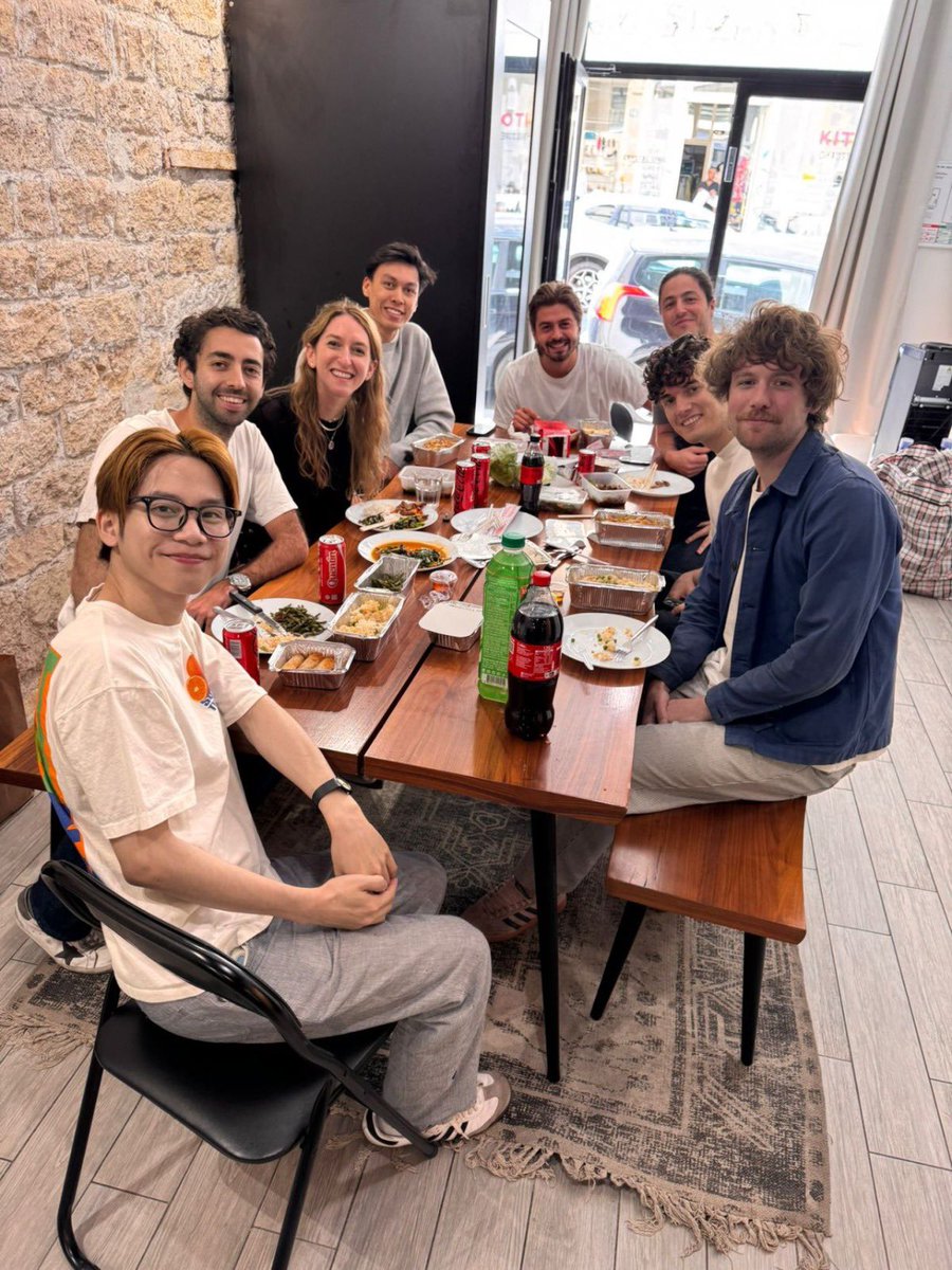 ArielRenous's tweet photo. I expected June to be a bit slower because summer is approaching... but we've just had our best month ever: 

🎓 400+ new students 
🔥 $638k in monthly revenue
🎛️ 7 online events
🎉 2 in-person community meetups (SF and Riyadh!)
👀 Post-production completed on our upcoming course
🍽️ 1 office dishwasher fixed! 😂

Proud of the work by the team!