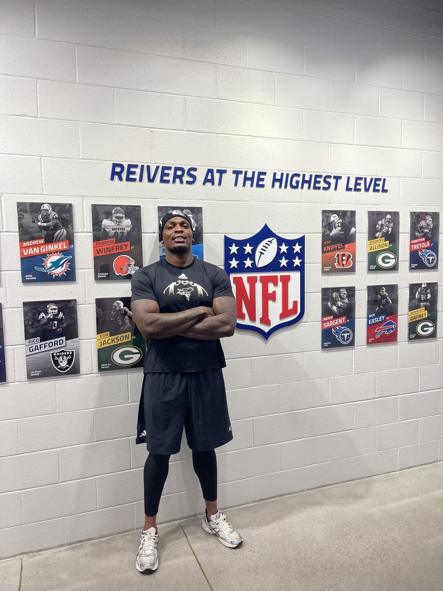 CoachAaronTerry's tweet image. You write your own story in life, leave your legacy! Love getting former players back to see their name on the wall. #DLineU #SailsUp